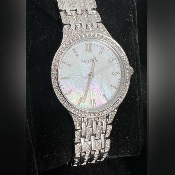 Bulova Swarovski Crystal Ladies Watch Mother of Pearl Face Gorgeous New w/o Tags main image 7